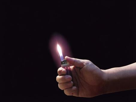 【悲報】会社員の男さん、父親の住宅で『とんでもない事』をしてしまう・・・・