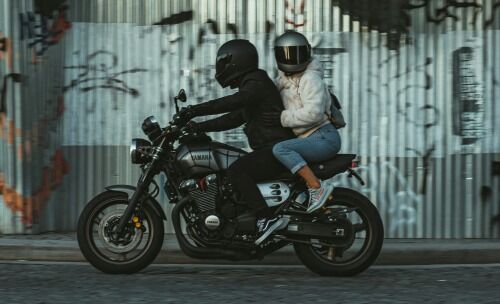 【悲報】18歳大学生、深夜に女の子とのタンデムを楽しんだ結果…