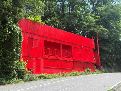 【画像】X民「うちの家が宗教施設だと通報が殺到していてこまってます」 ﾊﾟｼｬｯ→