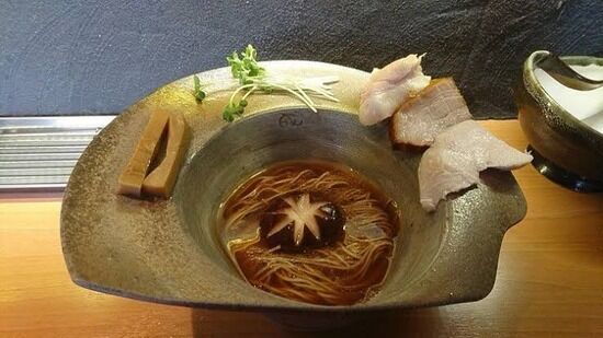 【画像】ラーメン屋店主「はいよ、ラーメンお待ち」ｺﾞﾄｯ…