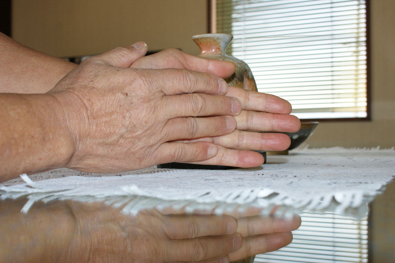 柏手の打ち方は なかなか 難しいぞ の巻 あかずの間のページ