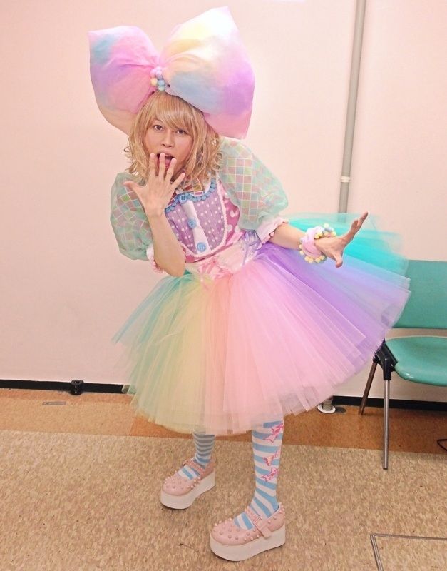 きゃりーぱみゅぱみゅ ムカついてきた 西川貴教のコスプレ姿に嫉妬 おかめch きゃりーぱみゅぱみゅ ムカついてきた 西川貴教のコスプレ姿に嫉妬 おかめch