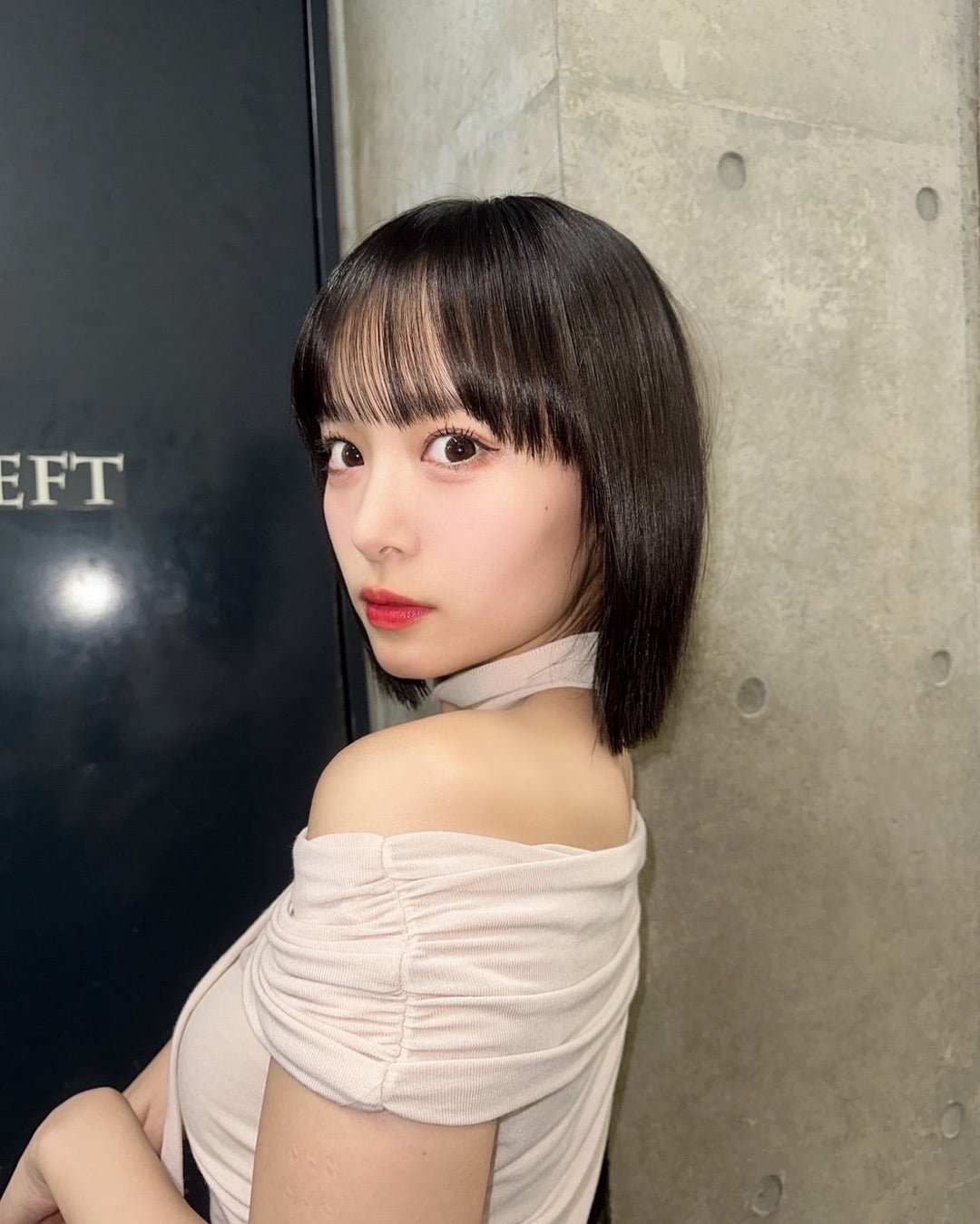 画像】石栗奏美さん、あの階段に降臨 : ウルフニュース｜ハロプロまとめ