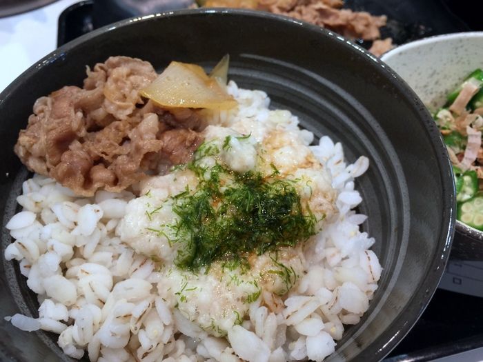 さぷら伊豆 渋谷の平日 伊豆の休日 吉野家 麦とろ牛皿御膳