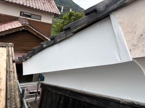 DBDBDFB3-D7C3-4876-ACB0-351C23EC5BE8