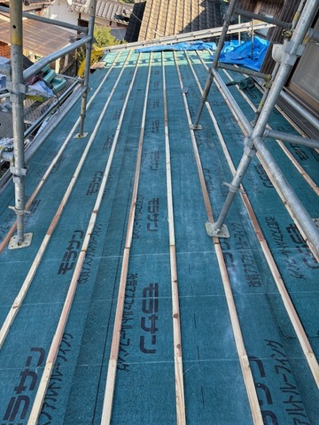 E4236C7C-07EE-4737-BEB7-2E5F40E2E100