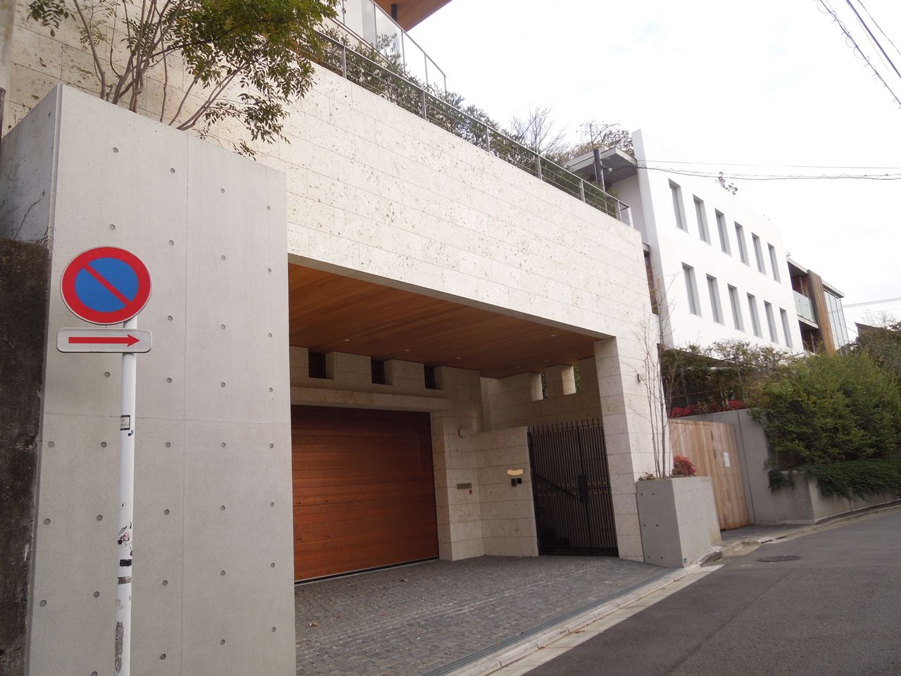 広尾に激しい段差を上手に利用した豪邸がありました 東京都内の豪邸探索ブログ 広尾に激しい段差を上手に利用した豪邸がありました 東京都内の豪邸探索ブログ