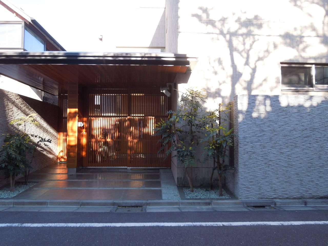 中目黒に庭の広い豪邸がありました 東京都内の豪邸探索ブログ 中目黒に庭の広い豪邸がありました 東京都内の豪邸探索ブログ