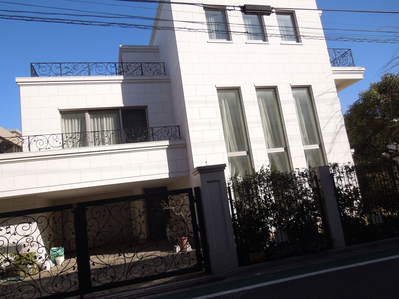 上大崎に白亜の豪邸がありました 東京都内の豪邸探索ブログ 上大崎に白亜の豪邸がありました 東京都内の豪邸探索ブログ