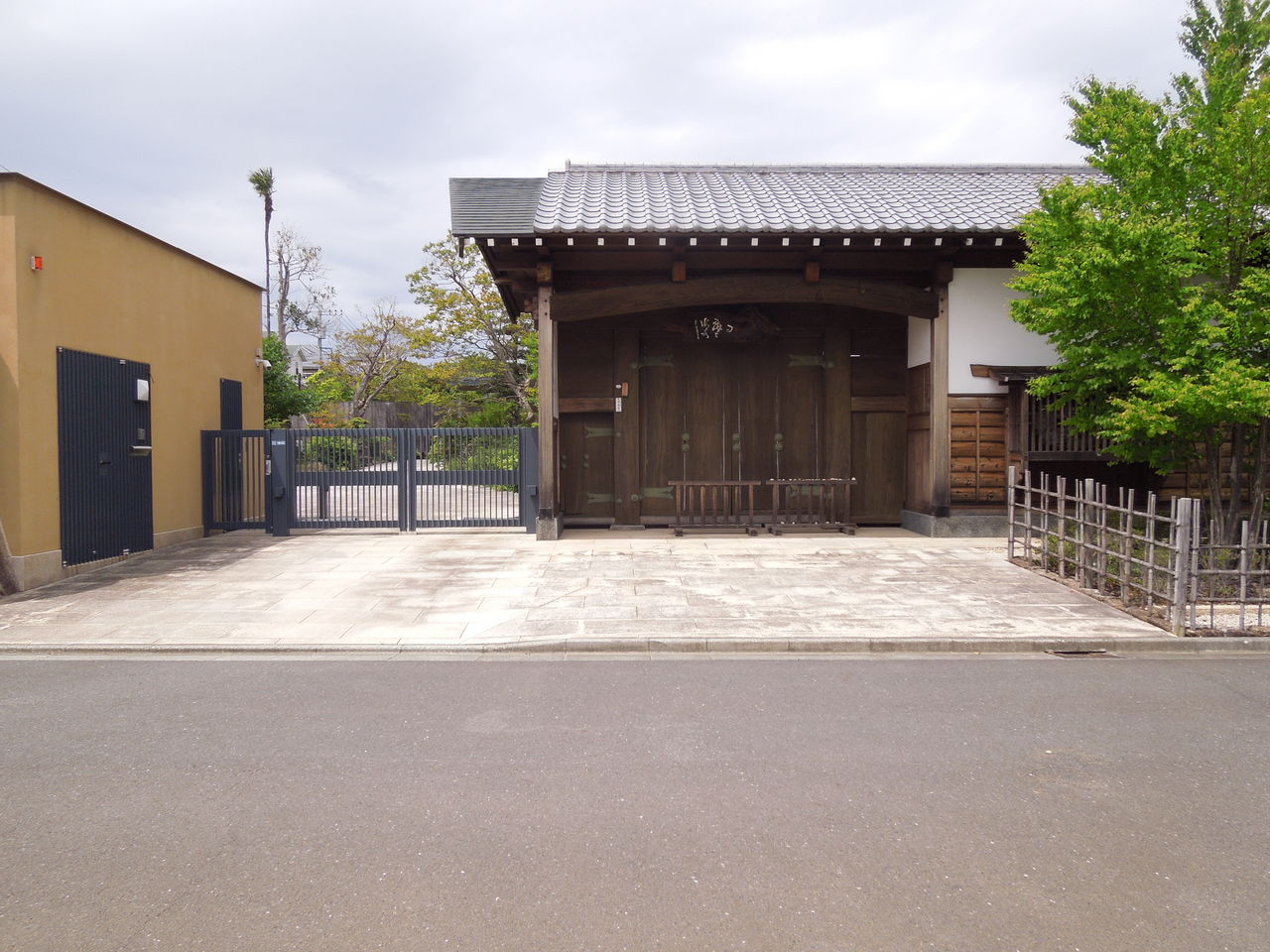 川崎市麻生区万福寺に盆栽がある生垣の素晴らしい豪邸がありました 東京都内の豪邸探索ブログ