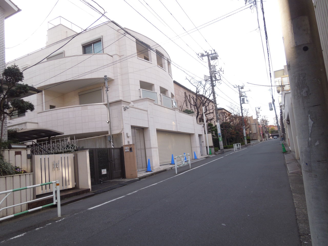 白亜の豪邸が松濤にありました 東京都内の豪邸探索ブログ 白亜の豪邸が松濤にありました 東京都内の豪邸探索ブログ