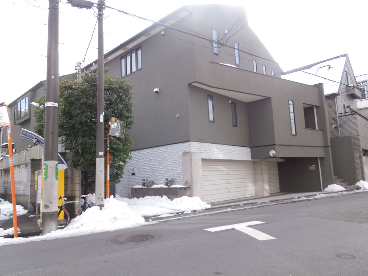 神山町に縦に長い豪邸がありました 東京都内の豪邸探索ブログ