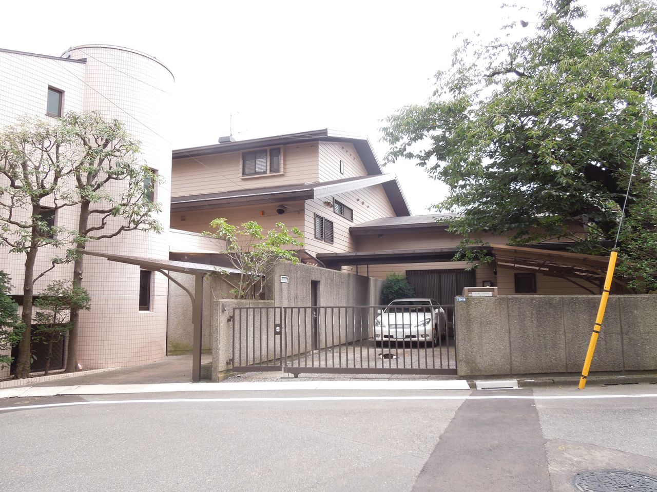 敷地が200坪ぐらいありそうな地味が豪邸が神山町にありました 東京都内の豪邸探索ブログ 敷地が200坪ぐらいありそうな地味が豪邸が神山町にありました 東京都内の豪邸探索ブログ