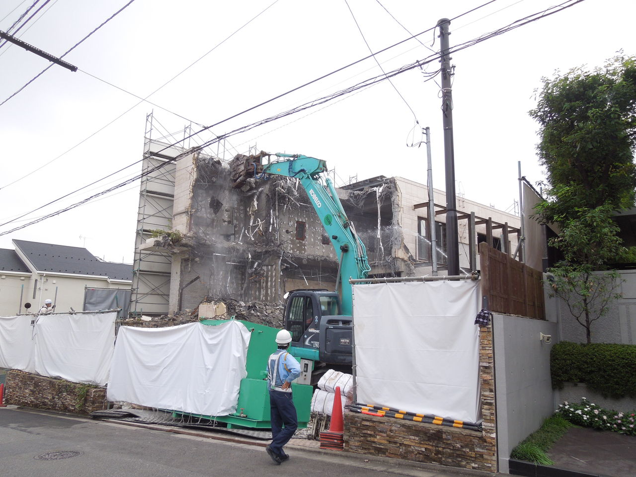 田園調布にあるミスチルの桜井和寿さんの自宅が解体中でした 東京都内の豪邸探索ブログ