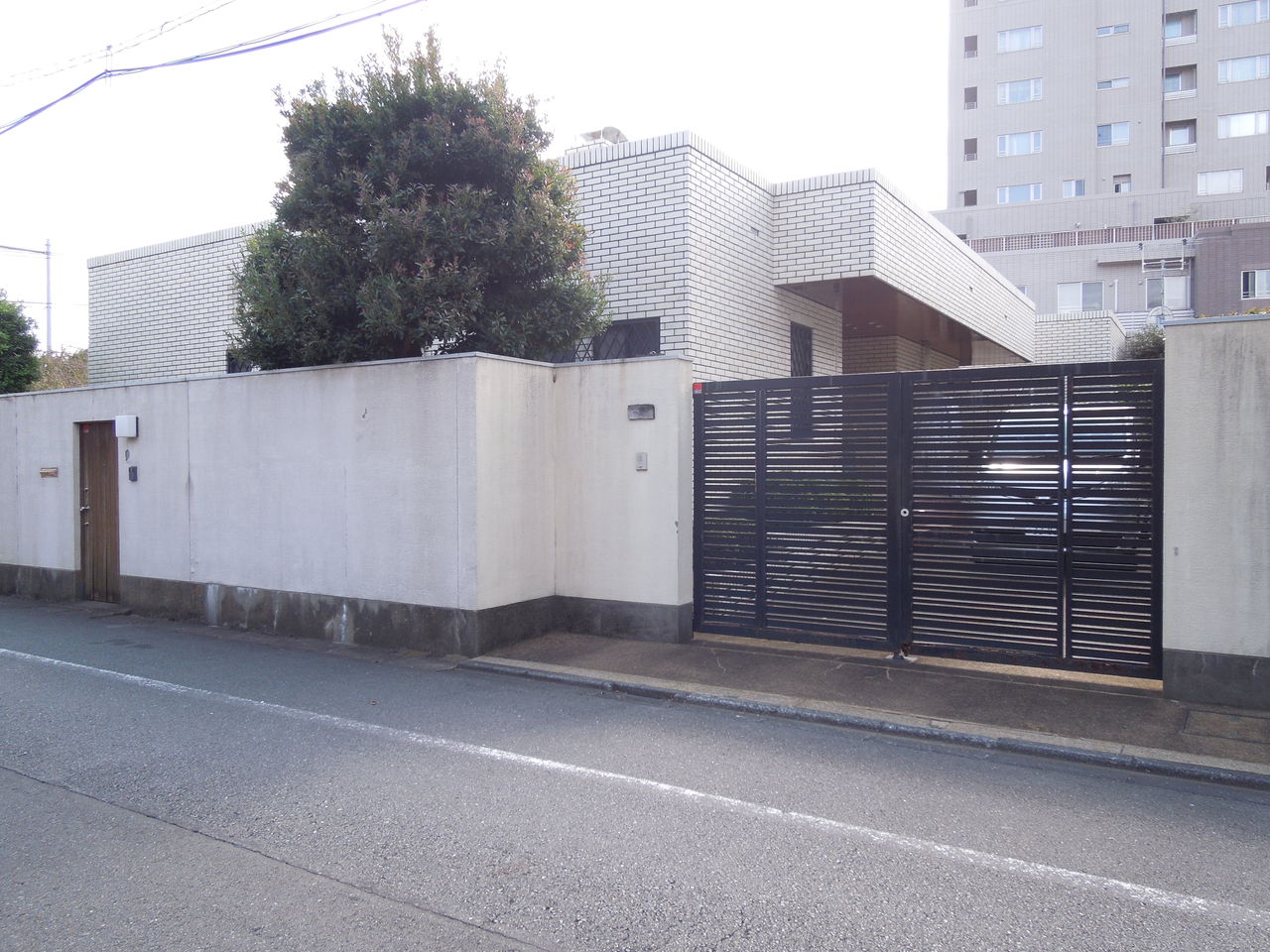 用賀に敷地が広い平屋建ての鉄筋コンクリート住宅がありました 東京都内の豪邸探索ブログ 用賀に敷地が広い平屋建ての鉄筋コンクリート住宅がありました 東京都内の豪邸探索ブログ