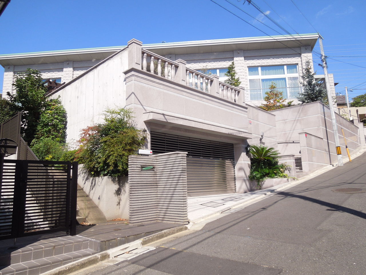 国分寺市東にひな壇上の豪邸がありました 東京都内の豪邸探索ブログ