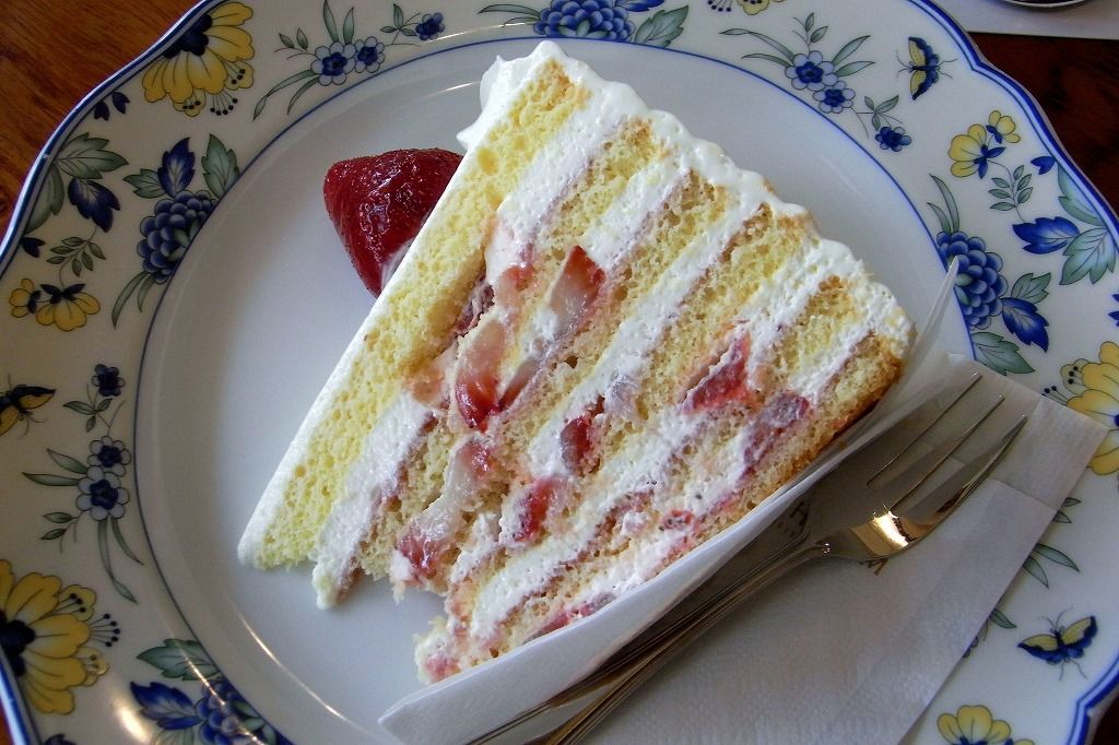 ユーハイム 神戸本店特製ショートケーキ 撮りたいモノを 撮りたいように撮る ユーハイム 神戸本店特製ショートケーキ 撮りたいモノを 撮りたいように撮る