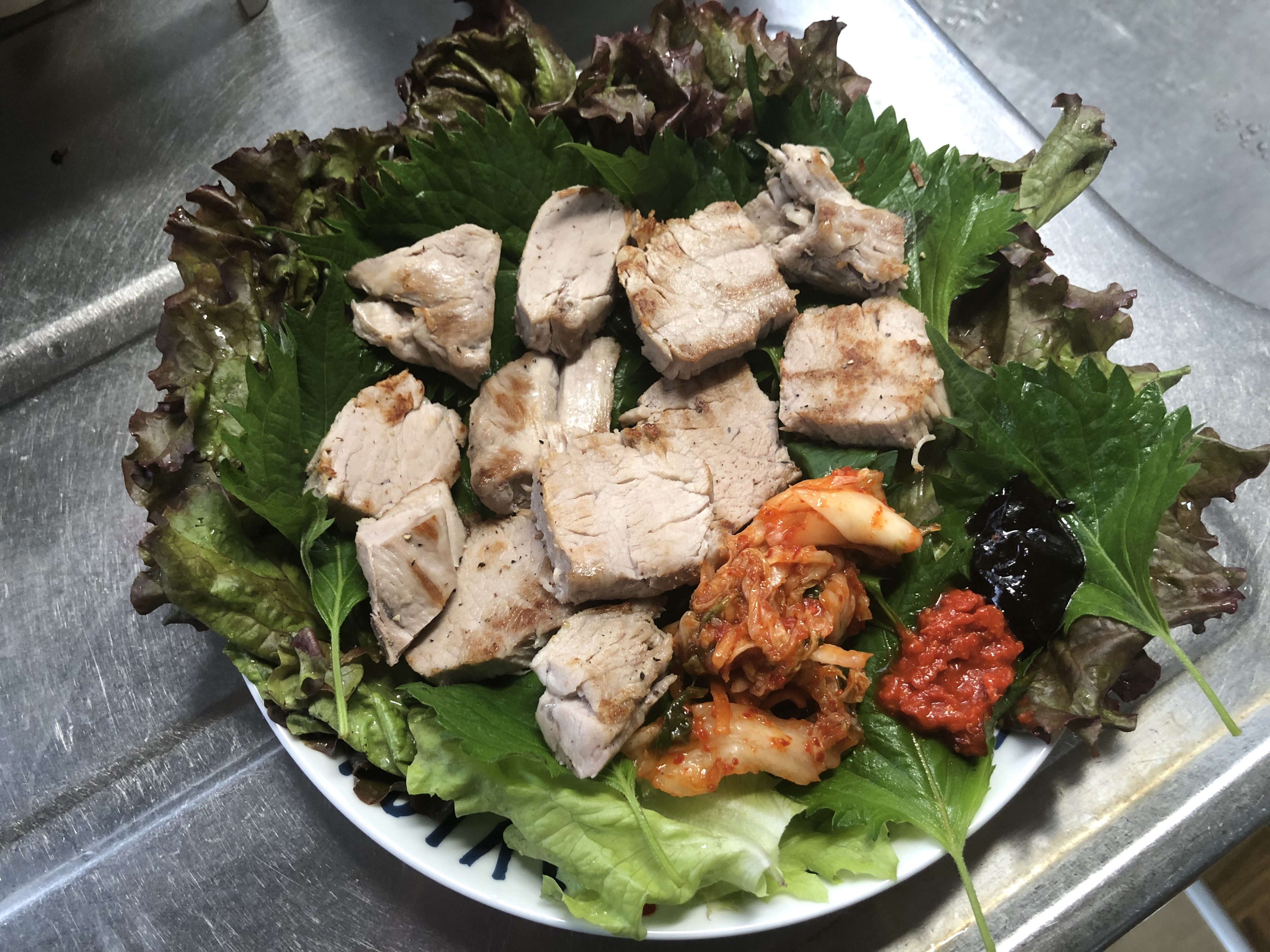 豚ヒレ肉をサムギョプサル風に ゚ ゚ ノ のびーの食っちゃね だらだらな日々 食っちゃ寝生活してても意外と平気だったりする 豚ヒレ肉をサムギョプサル風に ゚ ゚ ノ のびーの食っちゃね だらだらな日々 食っちゃ寝生活してても意外と平気だったりする
