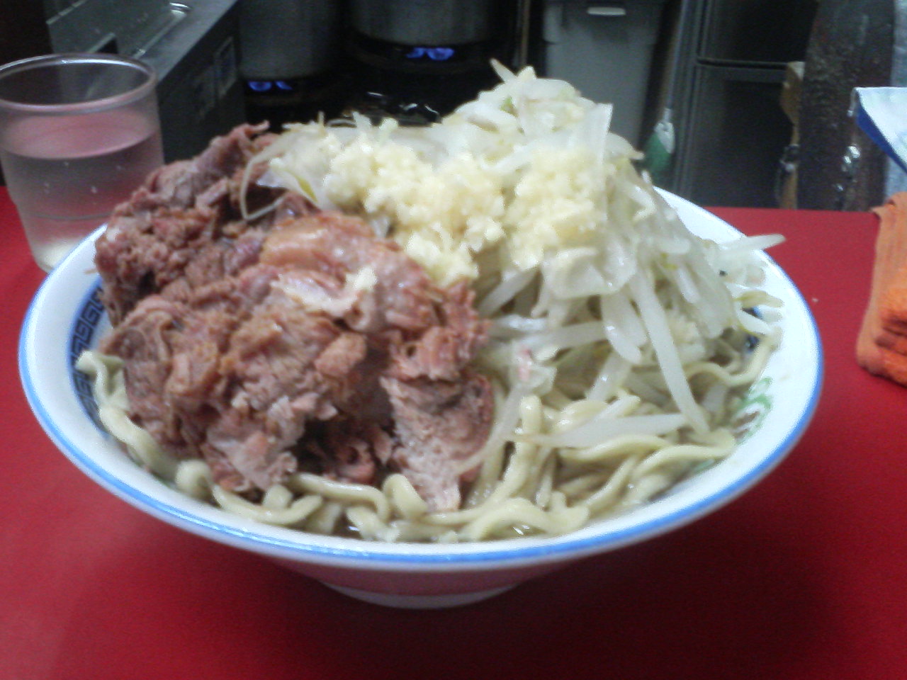 ラーメン二郎 目黒で小ラーメンw豚入りとか のびーの食っちゃね だらだらな日々 食っちゃ寝生活してても意外と平気だったりする