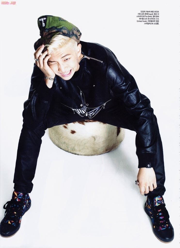 悲報 Bts 防弾少年団 ホロコースト慰霊碑前で禁止の撮影行為をしてしまう おかしなちゃんねる