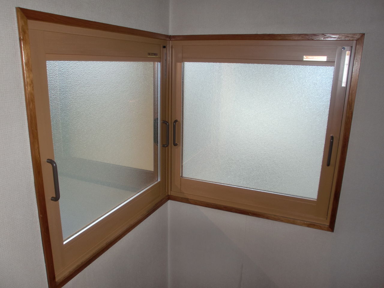 浴室折戸、ドア:大川ガラス 工事事例＆お知らせ
