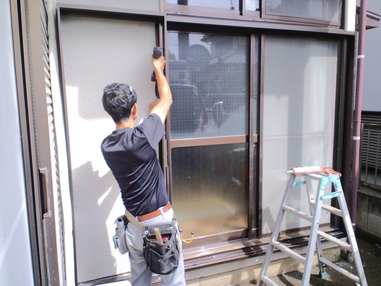 玄関ドア交換 雨戸取り付け 大川ガラス 工事事例 お知らせ 玄関ドア交換 雨戸取り付け 大川ガラス 工事事例 お知らせ