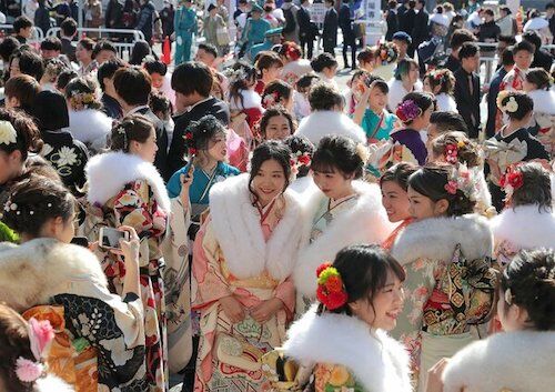 岡山 コロナ禍の中 岡山県では6つの市や町で成人式が行われる 岡山市など18の市や町は中止や延期に 一部の成人 騒ぎ も 昼飲み バーゲン 自粛色なく 首都圏 宣言下も街混雑 世界 地域 岡山 に目を向けグローバル 366 岡山県を中心にグローカル Gps Aps 岡山 コロナ禍の中 岡山県では6つの市や町で成人式が行われる 岡山市など18の市や町は中止や延期に 一部の成人 騒ぎ も 昼飲み バーゲン 自粛色なく 首都圏 宣言下も街混雑 世界 地域 岡山 に目を向けグローバル 366 岡山県を中心にグローカル Gps Aps