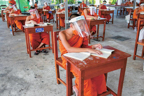 タイ王国 学習はフェイスシールド