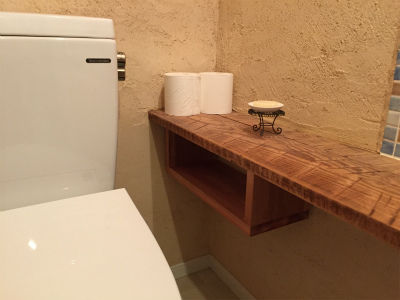 杉破風板でトイレのサニタリーbox作成 岡山で古家のリノベーションとdiyと子育て