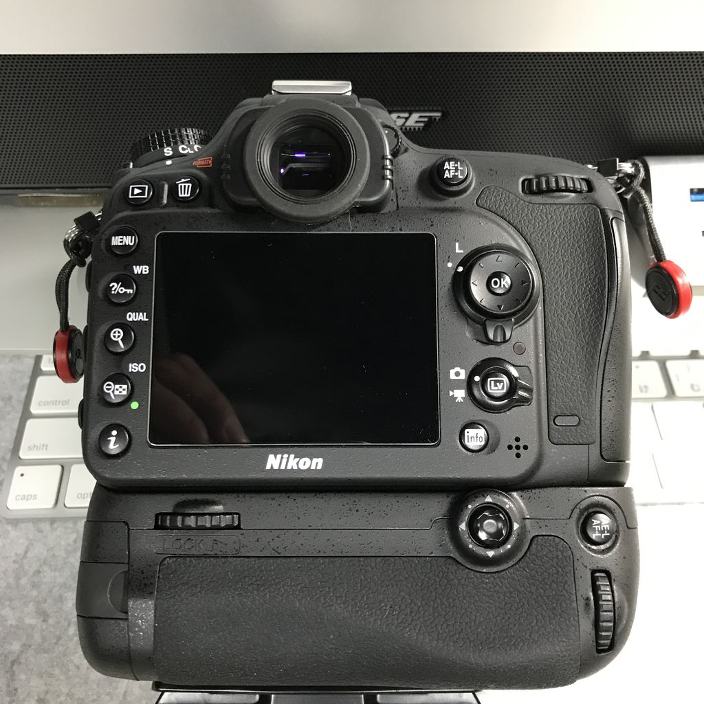 D7200用バッテリーグリップ MB-D15互換 ロワジャパン製 : Nikon D7200用バッテリーグリップ MB-D15互換 ロワジャパン製 : Nikon