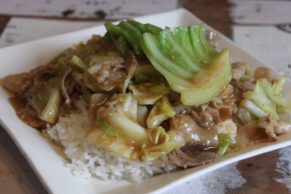 キャベツ豚バラ丼 Music In The Blue Shirt 東京オカザキッチン