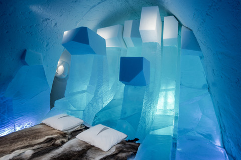 small_art-suite-lapland-waves-icehotel-2017