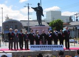 駅前銅像