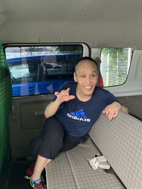 2A8701F1-9E27-404A-B28B-203967EEFEDE