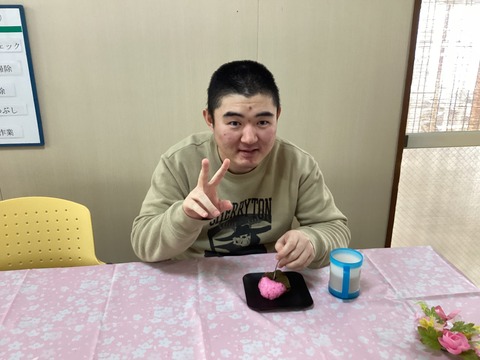 28E742F4-716F-4322-B1D2-2B5E76B6DA18