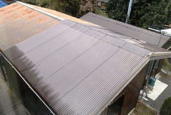 倉庫屋根の補修 その４ 晴れのち小雨 トタンが滑る 定年生活