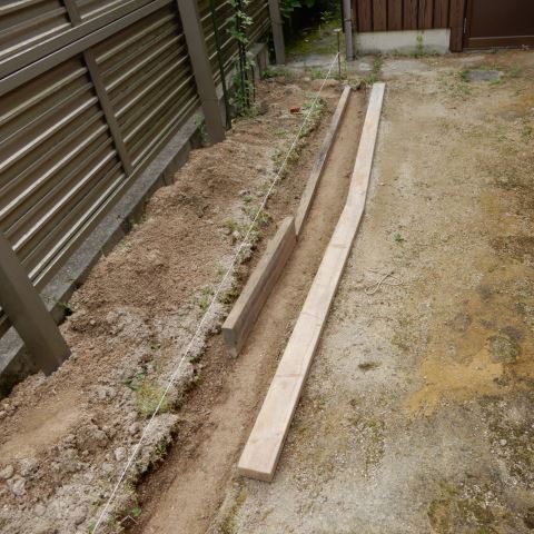 雑草対策 その10 家の裏に花壇の造成 定年生活 雑草対策 その10 家の裏に花壇の造成 定年生活