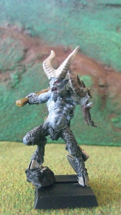 四本角の アングロル コア キャラクター 新 沖縄ハンマー