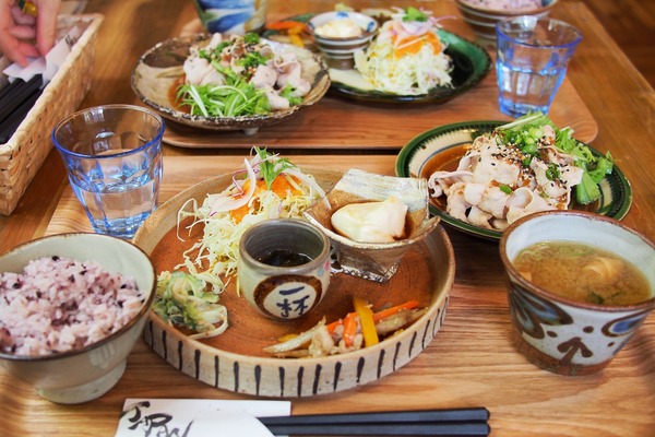 土 夢ごはんカフェ 沖縄 糸満 地元で愛されるカフェでお昼ご飯 沖縄iyagi