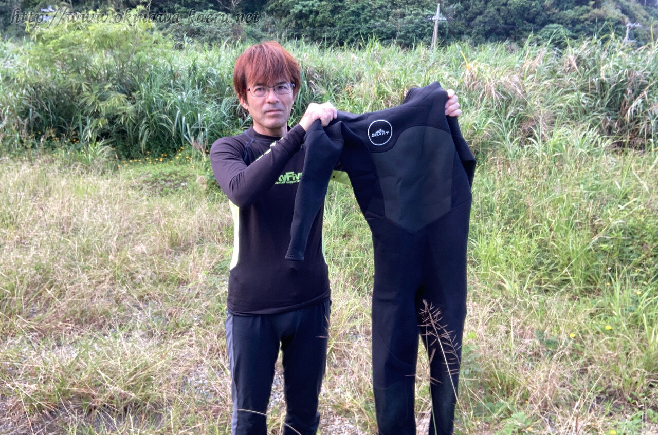 パンツスーツ　接写 