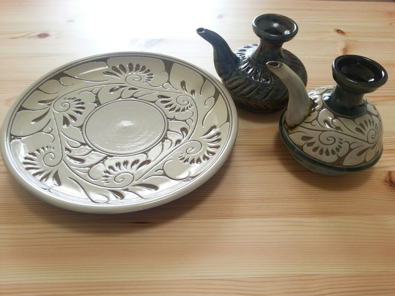 沖縄やちむん育陶園♪平皿 2枚セット（約26cm） 沖縄やちむん育陶園♪平皿 2枚セット（約26cm）