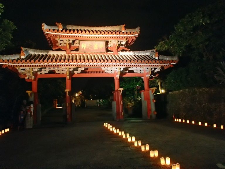 首里城祭開催中のキャンドルナイト 万国津梁の灯火 は超穴場 絶対に日焼けしたくない 沖縄離島旅行の持ち物