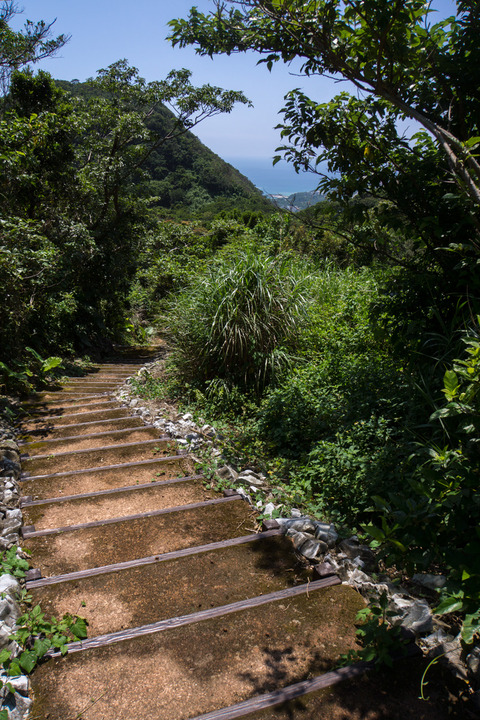 003road_karst