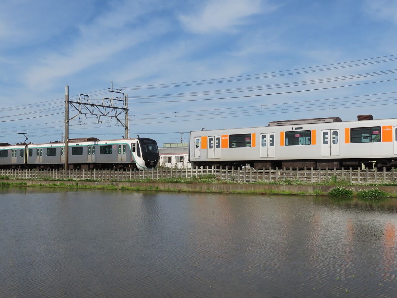 東武系と東急系のすれ違い 令和4年5月 中の宮のブログ
