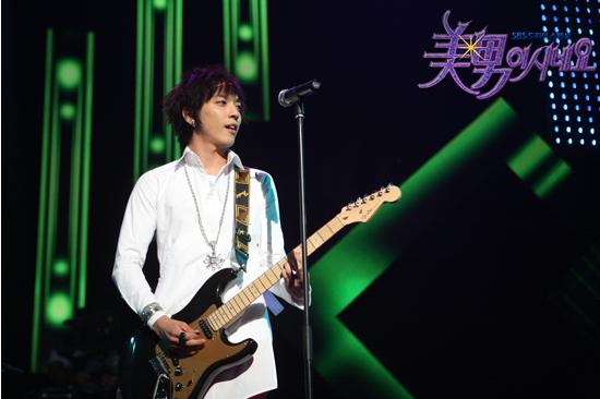 美男 イケメン ですね A N Jell Okiraku Room