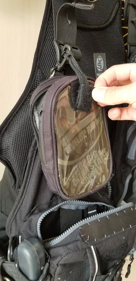 ダイワ Daiwa ターポリンポーチ スマホポーチ スマホケース ゲームベストに シーバスよルアーを食え