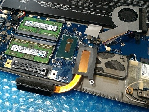 R63/Pの分解丨メモリ増設・CPU清掃(東芝・DynaBook) : ひまチュンの