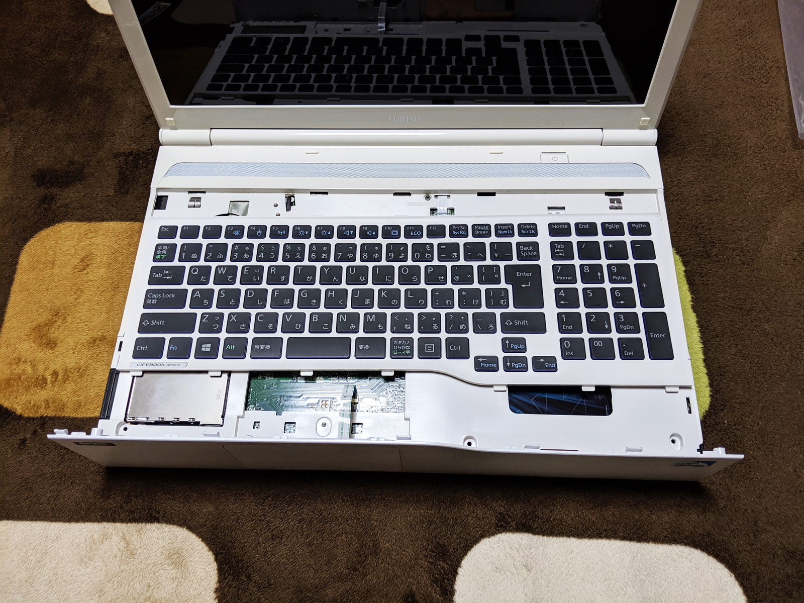 Lifebook Ah42 K キーボードの交換作業 富士通製 ひまチュンの機械ブログ Lifebook Ah42 K キーボードの交換作業 富士通製 ひまチュンの機械ブログ