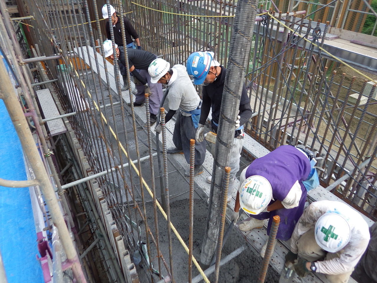 右岸翼壁中間部2Lift目 : 一関遊水地長島水門新設工事