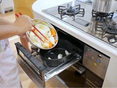 {C9C9BE34-F4DE-43BC-B07C-D75B64EB5619:01}